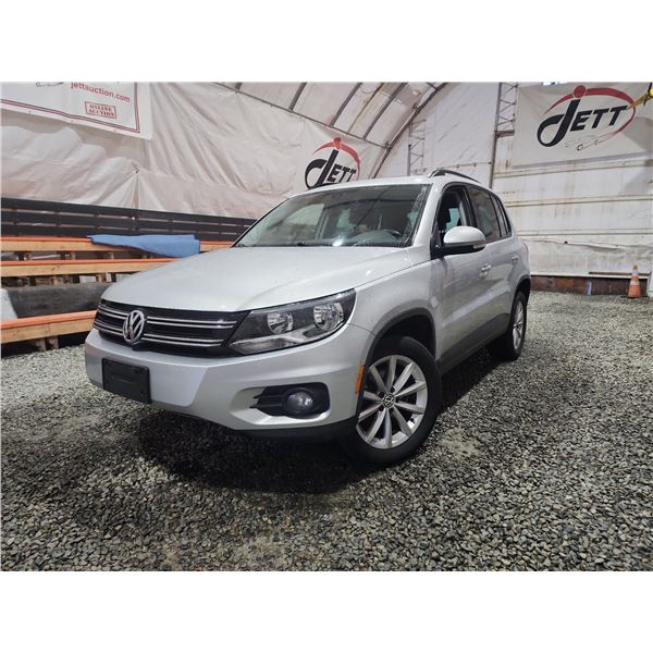 PARKSVILLE - 2017 VW TIGUAN, SILVER, 105537 KMS, ALL WHEEL DRIVE. - D030769