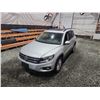 Image 4 : PARKSVILLE - 2017 VW TIGUAN, SILVER, 105537 KMS, ALL WHEEL DRIVE. - D030769