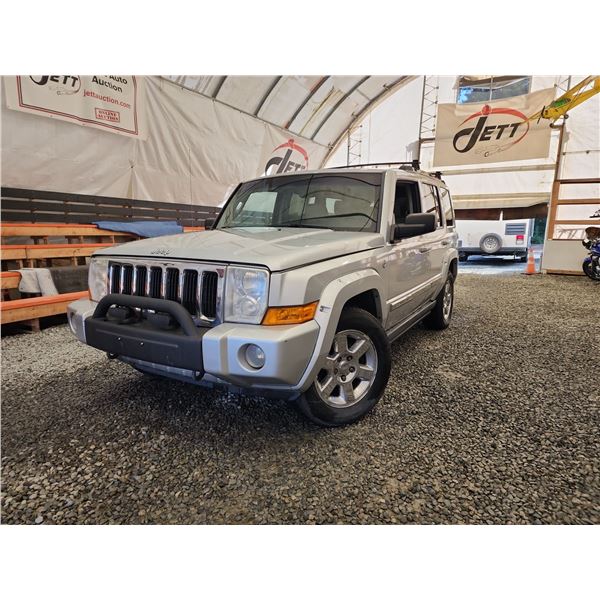 PARKSVILLE - 2006 JEEP COMMANDER, SILVER, 172467 KMS, FOUR WHEEL DRIVE. - B166905
