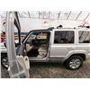 Image 49 : PARKSVILLE - 2006 JEEP COMMANDER, SILVER, 172467 MILES, FOUR WHEEL DRIVE. - B166905