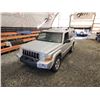 Image 4 : PARKSVILLE - 2006 JEEP COMMANDER, SILVER, 172467 MILES, FOUR WHEEL DRIVE. - B166905