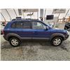 Image 11 : PARKSVILLE - 2006 HYUNDAI TUCSON, BLUE, 288053 KMS, ALL WHEEL DRIVE. NO RESERVE. - P455417
