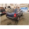 Image 15 : PARKSVILLE - 2006 HYUNDAI TUCSON, BLUE, 288053 KMS, ALL WHEEL DRIVE. NO RESERVE. - P455417
