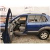 Image 48 : PARKSVILLE - 2006 HYUNDAI TUCSON, BLUE, 288053 KMS, ALL WHEEL DRIVE. NO RESERVE. - P455417