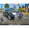 Image 5 : DUNCAN - 2013 CHRYSLER TOWN AND COUNTRY, BLACK, 239965 KMS, FRONT WHEEL DRIVE. - D675821