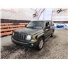 Image 3 : PARKSVILLE - 2007 JEEP PATRIOT, GREEN, 272164 KMS, FOUR WHEEL DRIVE. - P417349