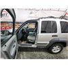 Image 48 : PARKSVILLE - 2006 JEEP LIBERTY, SILVER, 265668 KMS, 4X4. - D275342