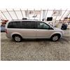 Image 11 : PARKSVILLE - 2009 DODGE GRAND CARAVAN, SILVER, 303661 KMS, FRONT WHEEL DRIVE. - P688948
