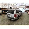 Image 16 : PARKSVILLE - 2009 DODGE GRAND CARAVAN, SILVER, 303661 KMS, FRONT WHEEL DRIVE. - P688948