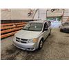 Image 4 : PARKSVILLE - 2009 DODGE GRAND CARAVAN, SILVER, 303661 KMS, FRONT WHEEL DRIVE. - P688948