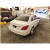 Image 16 : PARKSVILLE - 2016 MERCEDES L 300, WHITE, 169409 KMS, REAR WHEEL DRIVE. - D178927