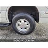 Image 17 : DUNCAN - 2001 GMC YUKON, WHITE, 362341 KMS, "NO RESERVE". - D176715