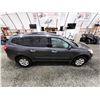 Image 12 : PARKSVILLE - 2011 CHEVY TRAVERSE, GREY, 165796 KMS, ALL WHEEL DRIVE. - D163633