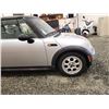Image 25 : PARKSVILLE - 2004 MINI COOPER, SILVER, 182561 KMS, FRONT WHEEL DRIVE. - PC54226