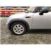 Image 31 : PARKSVILLE - 2004 MINI COOPER, SILVER, 182561 KMS, FRONT WHEEL DRIVE. - PC54226