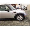 Image 25 : PARKSVILLE - 2004 MINI COOPER, SILVER, 182561 KMS, FRONT WHEEL DRIVE. - PC54226