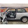 Image 42 : PARKSVILLE - 2004 MINI COOPER, SILVER, 182561 KMS, FRONT WHEEL DRIVE. - PC54226
