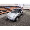 Image 4 : PARKSVILLE - 2004 MINI COOPER, SILVER, 182561 KMS, FRONT WHEEL DRIVE. - PC54226