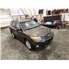 Image 10 : PARKSVILLE - 2011 HYUNDAI SANTE FE, GREY, 272406 KMS, FOUR WHEEL DRIVE. - D078286