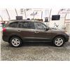 Image 11 : PARKSVILLE - 2011 HYUNDAI SANTE FE, GREY, 272406 KMS, FOUR WHEEL DRIVE. - D078286