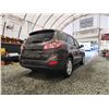 Image 14 : PARKSVILLE - 2011 HYUNDAI SANTE FE, GREY, 272406 KMS, FOUR WHEEL DRIVE. - D078286