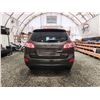 Image 17 : PARKSVILLE - 2011 HYUNDAI SANTE FE, GREY, 272406 KMS, FOUR WHEEL DRIVE. - D078286