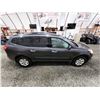 Image 12 : PARKSVILLE - 2011 CHEVY TRAVERSE, GREY, 165796 KMS, ALL WHEEL DRIVE. - D163633