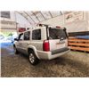 Image 20 : PARKSVILLE - 2006 JEEP COMMANDER, SILVER, 172467 MILES, FOUR WHEEL DRIVE. - B166905
