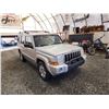Image 9 : PARKSVILLE - 2006 JEEP COMMANDER, SILVER, 172467 MILES, FOUR WHEEL DRIVE. - B166905