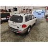 Image 16 : PARKSVILLE - 2005 HYUNDAI SANTA FE, WHITE, 193197 KMS, ALL WHEEL DRIVE. - D977927