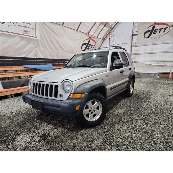 PARKSVILLE - 2006 JEEP LIBERTY, SILVER, 265668 KMS, 4X4. - D275342