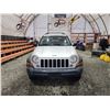 Image 6 : PARKSVILLE - 2006 JEEP LIBERTY, SILVER, 265668 KMS, 4X4. - D275342