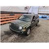 Image 4 : PARKSVILLE - 2007 JEEP PATRIOT, GREEN, 272164 KMS, FOUR WHEEL DRIVE. NO RESERVE. - P417349