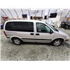 Image 12 : PARKSVILLE - 2003 CHEVY VENTURE, GREY, 195946 KMS, FRONT WHEEL DRIVE. - B280437