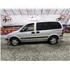 Image 23 : PARKSVILLE - 2003 CHEVY VENTURE, GREY, 195946 KMS, FRONT WHEEL DRIVE. - B280437