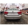 Image 17 : PARKSVILLE - 2014 VW PASSAT S, GREY, 134694 KMS, FRONT WHEEL DRIVE. - D096832