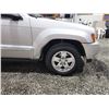 Image 25 : PARKSVILLE - 2006 JEEP GRAND CHEROKEE, SILVER, 190395 KMS, FOUR WHEEL DRIVE. NO RESERVE. - D308918