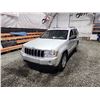 Image 3 : PARKSVILLE - 2006 JEEP GRAND CHEROKEE, SILVER, 190395 KMS, FOUR WHEEL DRIVE. NO RESERVE. - D308918