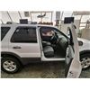 Image 15 : PARKSVILLE - 2006 FORD ESCAPE, WHITE, 258420 KMS, FOUR WHEEL DRIVE. - JC73909