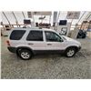 Image 35 : PARKSVILLE - 2006 FORD ESCAPE, WHITE, 258420 KMS, FOUR WHEEL DRIVE. - JC73909