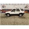 Image 40 : PARKSVILLE - 2006 FORD ESCAPE, WHITE, 258420 KMS, FOUR WHEEL DRIVE. - JC73909