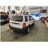 Image 7 : PARKSVILLE - 2006 FORD ESCAPE, WHITE, 258420 KMS, FOUR WHEEL DRIVE. - JC73909