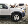 Image 25 : PARKSVILLE - 2006 FORD ESCAPE, WHITE, 262103 KMS, FOUR WHEEL DRIVE. - DB76686