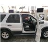 Image 36 : PARKSVILLE - 2006 FORD ESCAPE, WHITE, 262103 KMS, FOUR WHEEL DRIVE. - DB76686