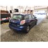 Image 15 : PARKSVILLE - 2005 TOYOTA MATRIX, BLUE, 299999 KMS, FRONT WHEEL DRIVE. - B856876