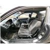 Image 46 : PARKSVILLE - 2005 HONDA CIVIC, GREY, 401018 KMS, FRONT WHEEL DRIVE. - D813562