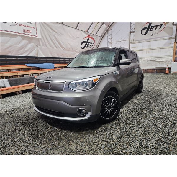 PARKSVILLE - 2016 KIA SOUL EV, SILVER, 86550 KMS, FRONT WHEEL DRIVE. - D017781