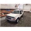 Image 4 : PARKSVILLE - 1999 JEEP GRAND CHEROKEE, WHITE, 245284 KMS, 4X4. - B575025