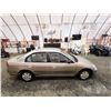 Image 13 : PARKSVILLE - 2003 HONDA CIVIC, GOLD, 206480 KMS, FRONT WHEEL DRIVE. - D937067