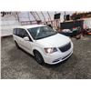 Image 10 : PARKSVILLE - 2015 CHRYSLER TOWN AND COUNTRY, WHITE, 188541 KMS, FRONT WHEEL DRIVE. - D714640